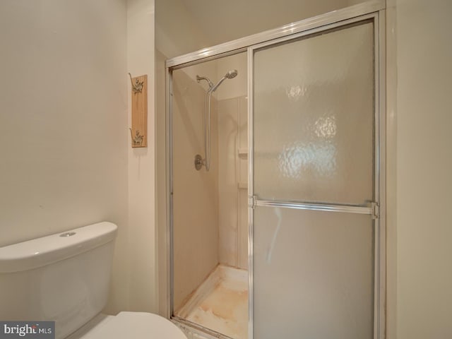 13217 Kephart Ln, Woodbridge, VA 22193 - full bath with a stall shower