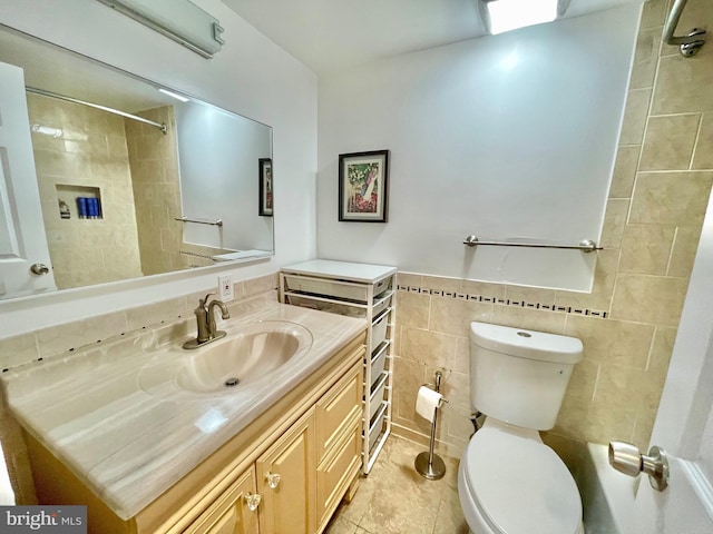 12207 Academy Way Unit 149 7, Rockville, MD 20852 - bathroom with tile walls, vanity, and a shower