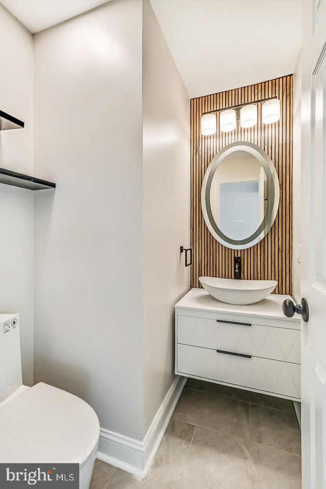 22 Billingsport Dr, Sicklerville, NJ 08081 - bathroom with baseboards and vanity