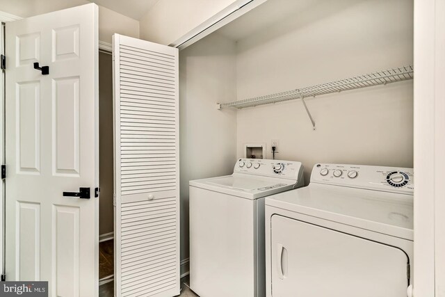 22 Billingsport Dr, Sicklerville, NJ 08081 - washroom featuring washer and clothes dryer