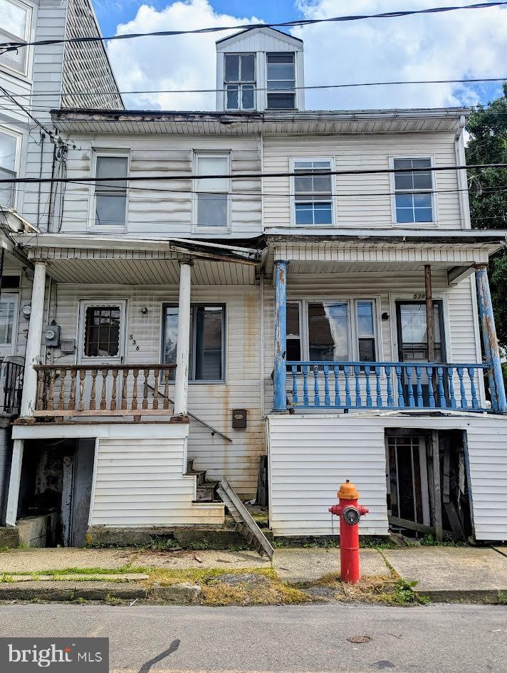 536-538 W Spruce St, Mahanoy City, PA 17948 - multi unit property with covered porch