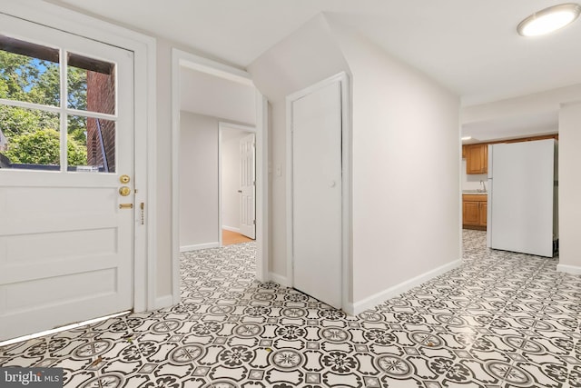 10409 Royalton Ter, Silver Spring, MD 20901 - hall featuring baseboards