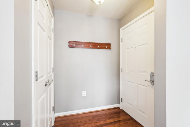 4163 S Four Mile Run Dr Unit 401, Arlington, VA 22204 - entrance foyer with wood finished floors and baseboards