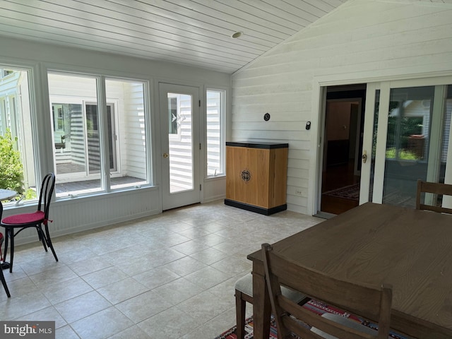 7071 Pomona Rd, Chestertown, MD 21620 - sunroom featuring vaulted ceiling