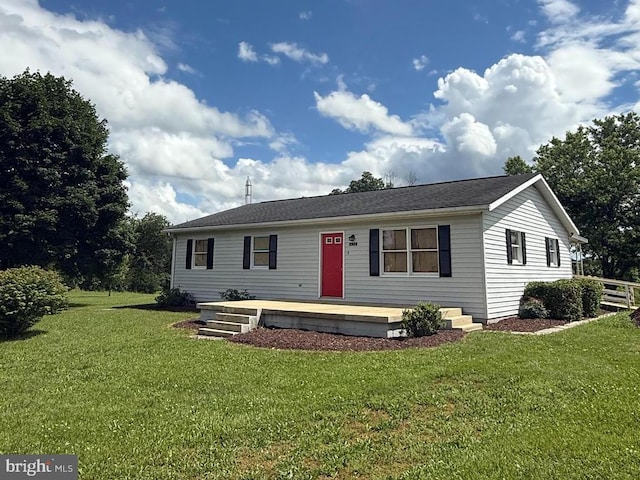 434 Anderson Rd, Martinsburg, WV 25404 - view of front facade featuring a front lawn