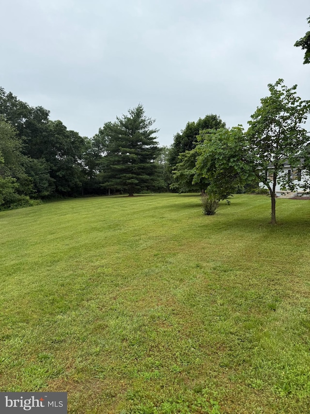 434 Anderson Rd, Martinsburg, WV 25404 - view of grassy yard