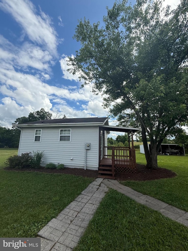 434 Anderson Rd, Martinsburg, WV 25404 - view of side of property featuring a lawn