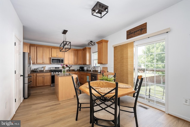 17 Saint Claires Ct, Stafford, VA 22556 - dining area featuring light wood-style floors and baseboards