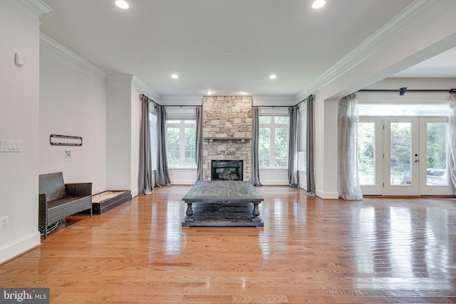 10002 Courthouse Rd, Vienna, VA 22181 - living room featuring ornamental molding, light wood-style flooring, a fireplace, and recessed lighting