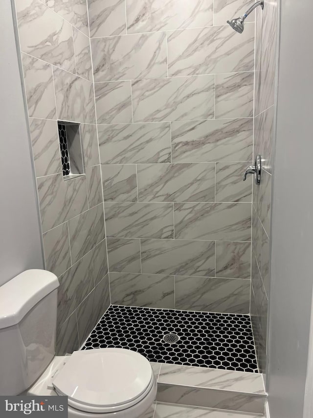 2036 W Ontario St, Philadelphia, PA 19140 - bathroom with a shower stall