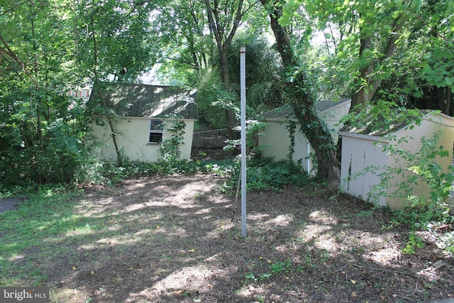 1628 River Rd, Upper Black Eddy, PA 18972 - view of yard with an outbuilding