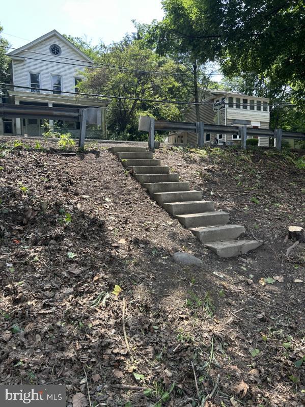 1628 River Rd, Upper Black Eddy, PA 18972 - view of yard with stairway