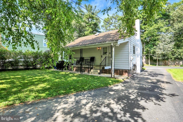 30 N Dwight St, Reading, PA 19609 - view of front of house featuring a front lawn