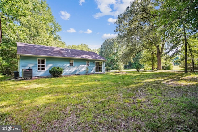 14050 Oaks Rd, Hughesville, MD 20637 - rear view of property with a lawn