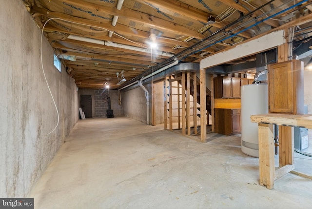 27 Brown Cir, Fredericksburg, VA 22405 - unfinished below grade area with gas water heater