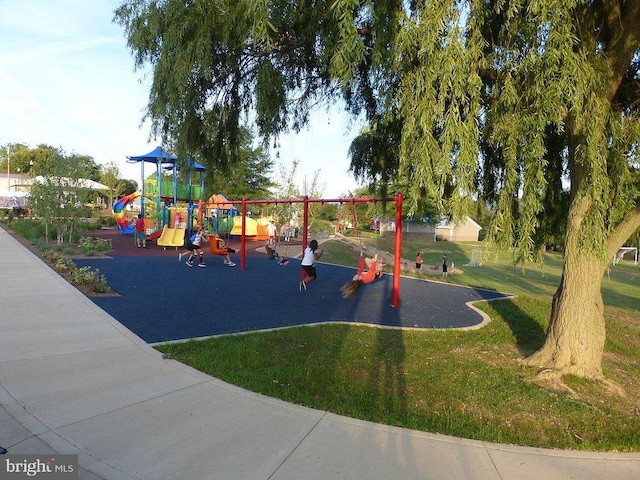 769 S Water St, Woodstock, VA 22664 - community play area featuring a lawn
