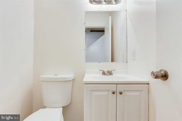 15246 Streamside Ct, Dumfries, VA 22025 - half bath featuring toilet and vanity