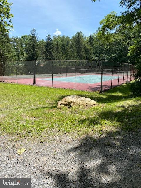 13 Mountainside Dr, Berkeley Springs, WV 25411 - view of tennis court