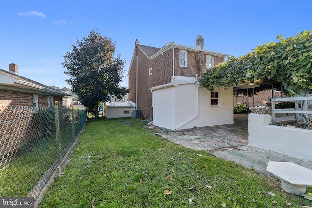313 W 5th Ave, Conshohocken, PA 19428 - view of yard featuring a patio area