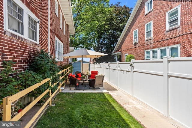 1511 Palm St, Reading, PA 19604 - view of yard featuring a patio and a shed