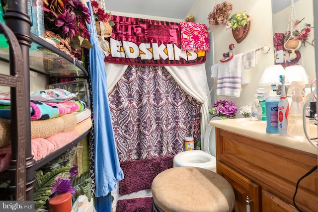 5955 Plumwood Ln, Woodbridge, VA 22193 - bathroom featuring vanity and curtained shower