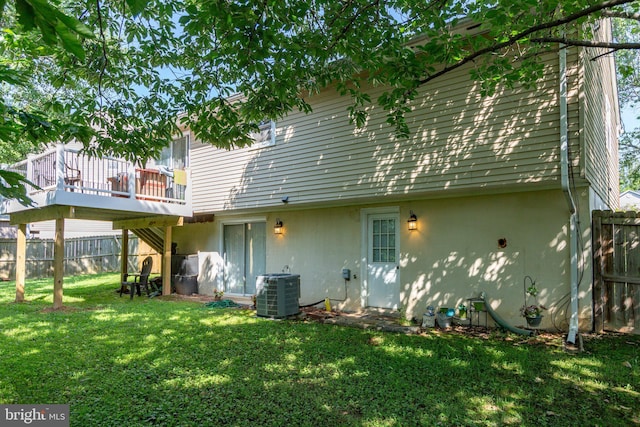 5955 Plumwood Ln, Woodbridge, VA 22193 - rear view of property featuring a deck