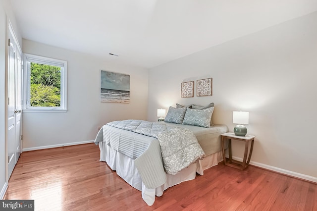 4119 Waterview Dr, Edgewater, MD 21037 - bedroom featuring light wood finished floors