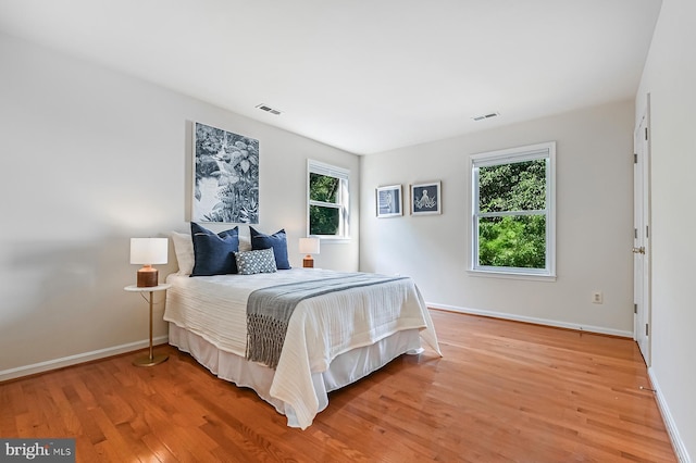 4119 Waterview Dr, Edgewater, MD 21037 - bedroom featuring light wood-style floors and baseboards