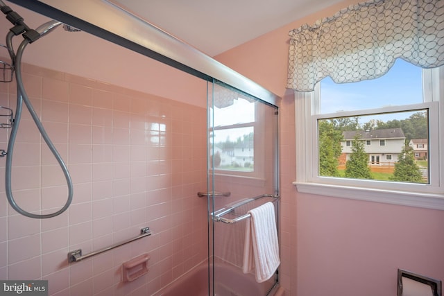 510 Revere Ct, Hockessin, DE 19707 - full bathroom featuring healthy amount of natural light and enclosed tub / shower combo