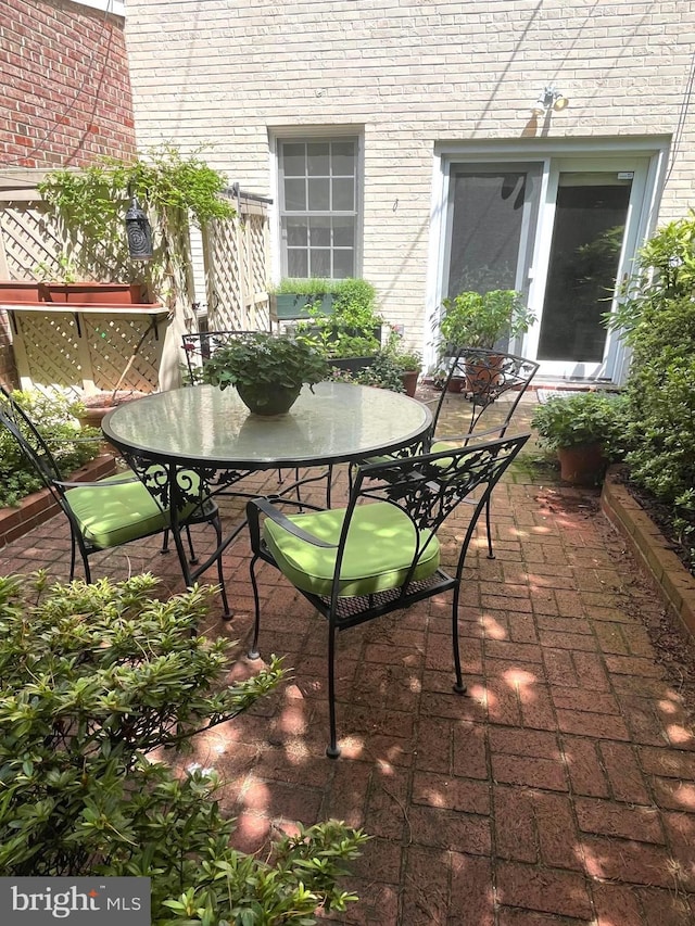 507 S Royal St, Alexandria, VA 22314 - view of patio with outdoor dining area