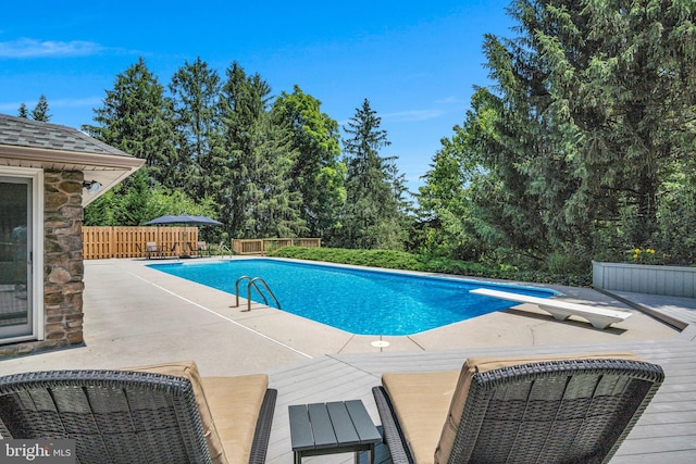 220 Longview Blvd, Gettysburg, PA 17325 - view of swimming pool with a patio and a diving board
