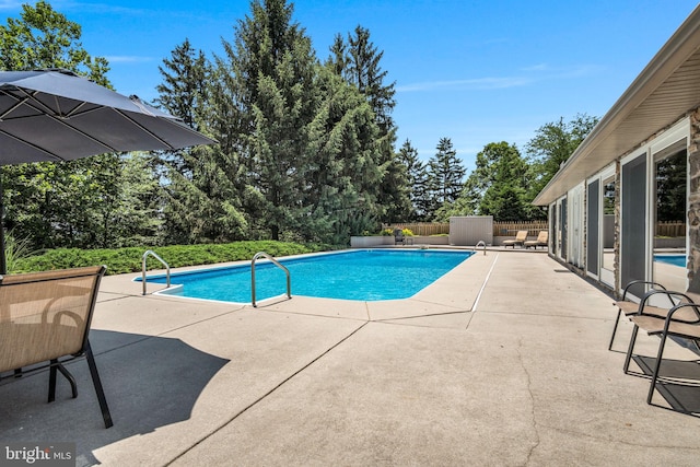 220 Longview Blvd, Gettysburg, PA 17325 - view of swimming pool featuring a patio and a fenced backyard