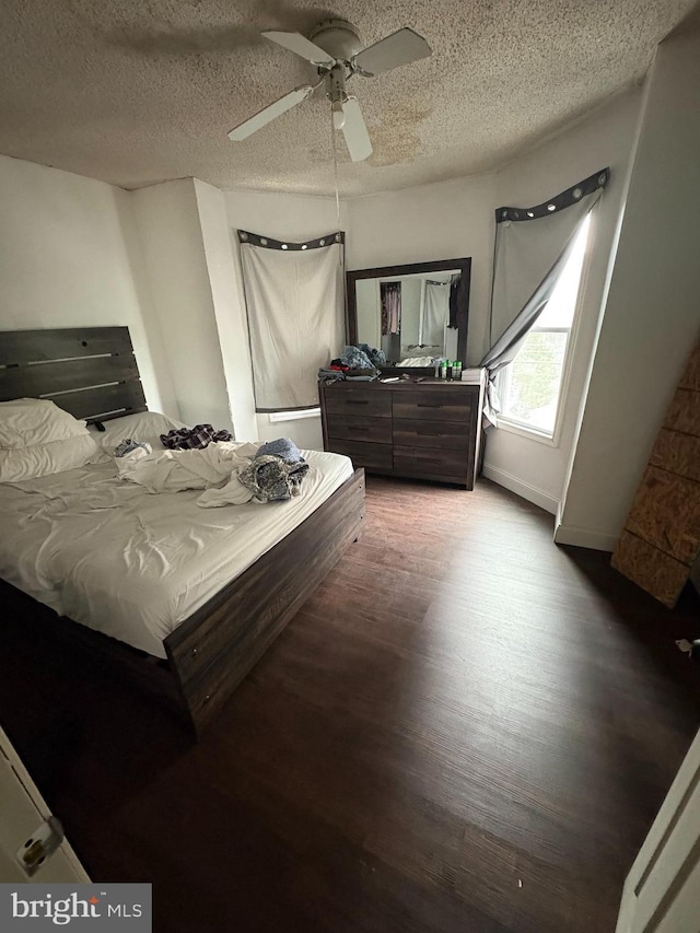 3420 D St, Philadelphia, PA 19134 - bedroom with wood finished floors, a textured ceiling, and a ceiling fan