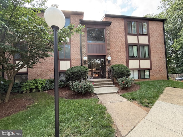 9711 Kings Crown Ct Unit 101, Fairfax, VA 22031 - view of building exterior
