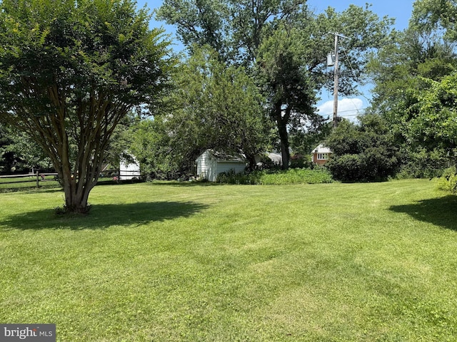 8910 Wilton Ave, Ellicott City, MD 21043 - view of yard