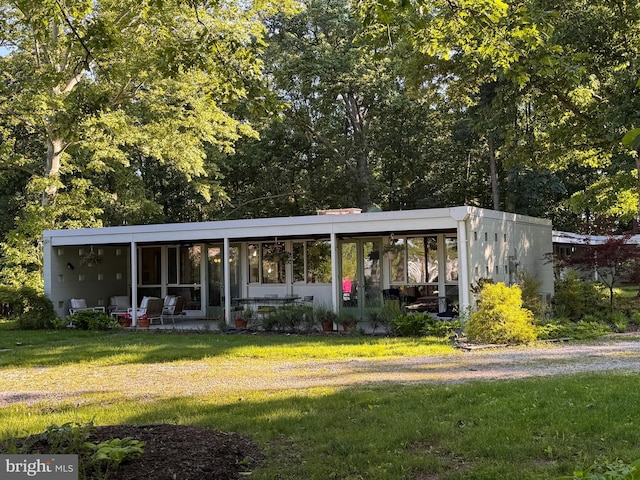 617 Old Mill Rd, Gettysburg, PA 17325 - back of house with a yard