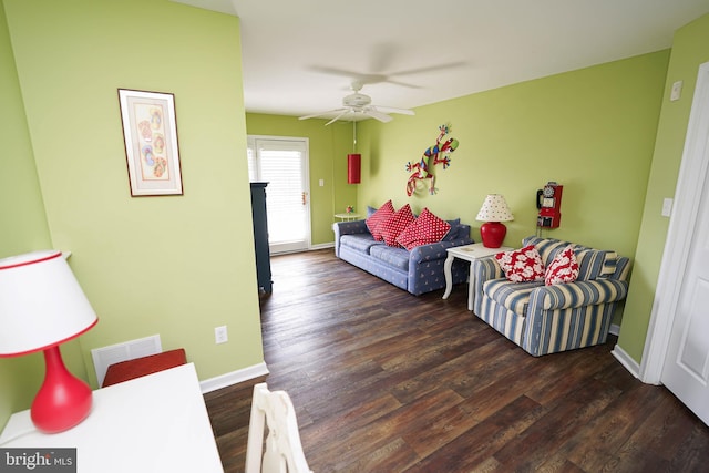 38337 N Mill Ln Unit 116, Ocean View, DE 19970 - living area with wood finished floors and ceiling fan