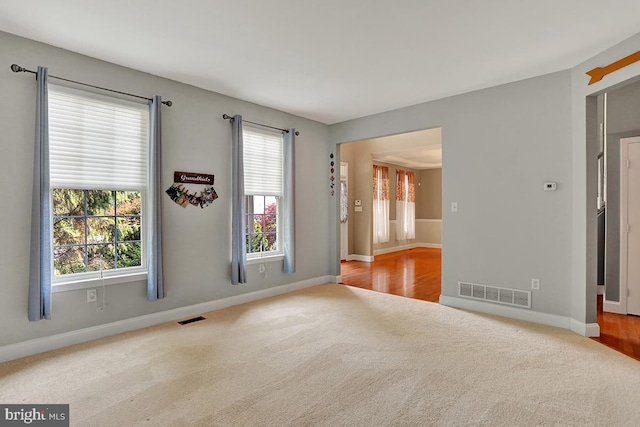 404 Herington Dr, Reading, PA 19608 - empty room with carpet floors and baseboards