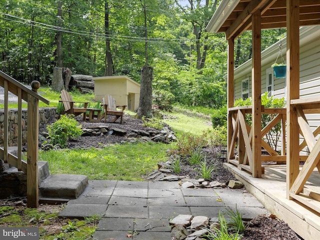 832 Shenandoah River Dr, Harpers Ferry, WV 25425 - view of yard