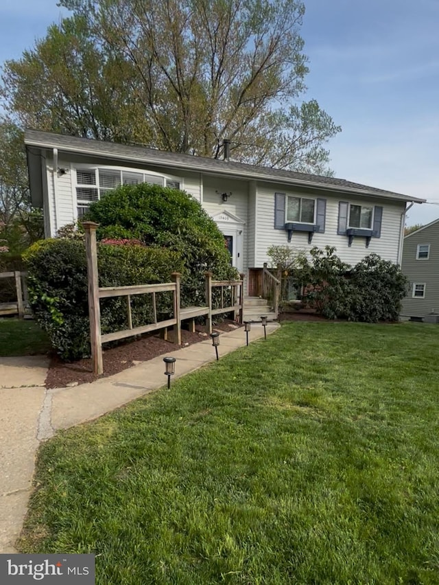 13409 Crispin Way, Rockville, MD 20853 - bi-level home with a front yard