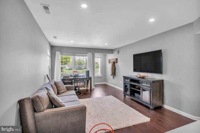 506 Masters Dr, Blackwood, NJ 08012 - living area featuring recessed lighting and dark wood-style flooring