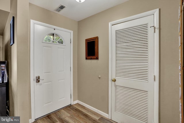 28 Wister Way, Reading, PA 19606 - entrance foyer featuring wood finished floors and baseboards