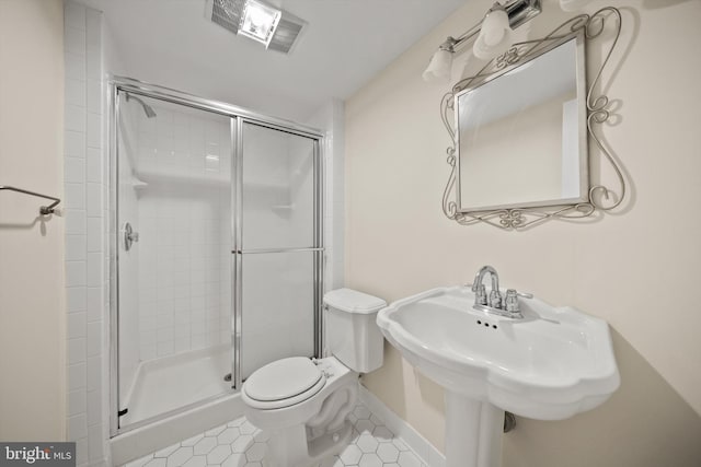 14908 Slippery Elm Ct, Woodbridge, VA 22193 - full bath with tile patterned flooring and a stall shower
