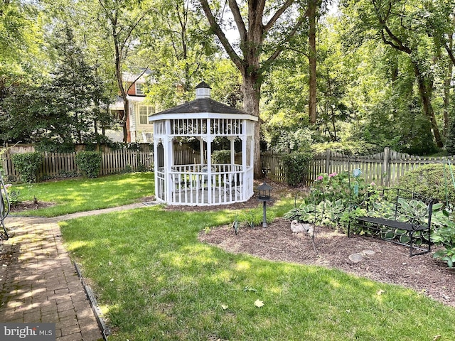 7131 Murray Ln, Annandale, VA 22003 - fenced backyard with a gazebo
