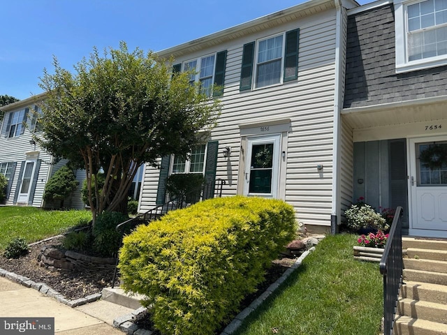 7656 Stana Ct, Lorton, VA 22079 - view of front of home with a shingled roof