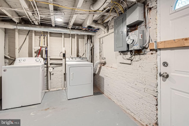2710 The Alameda, Baltimore, MD 21218 - laundry area featuring washer and clothes dryer and electric panel