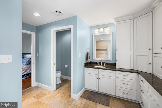 1263 Argyle Rd, Berwyn, PA 19312 - ensuite bathroom with baseboards and vanity