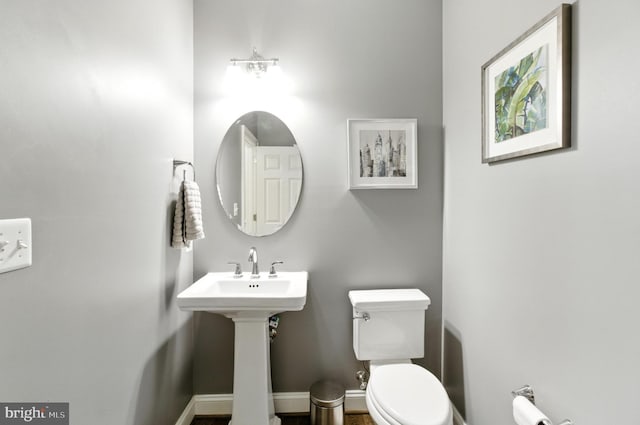 6838 Saint Albans Rd, Mclean, VA 22101 - bathroom featuring toilet and baseboards