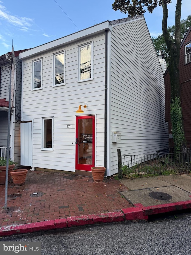 173 Prince George St, Annapolis, MD 21401 - view of front facade with a patio