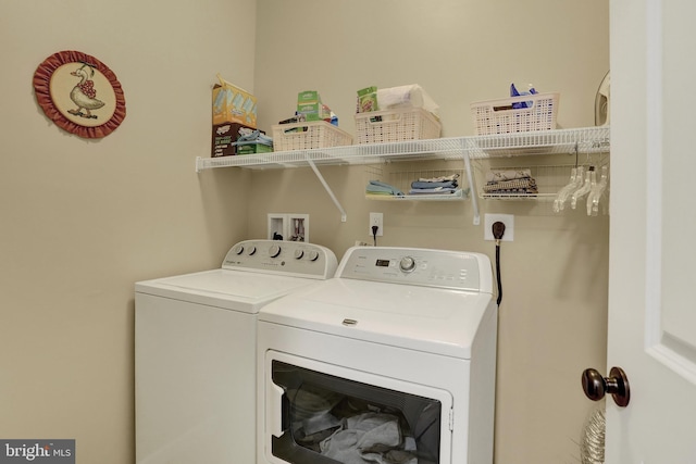 1283 Yarmouth Ln, New Cumberland, PA 17070 - laundry area featuring washing machine and dryer
